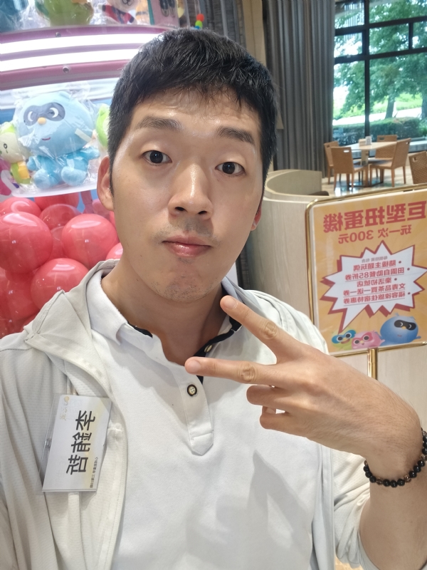 銪哲的第一张照片--新竹上门女婿服务网